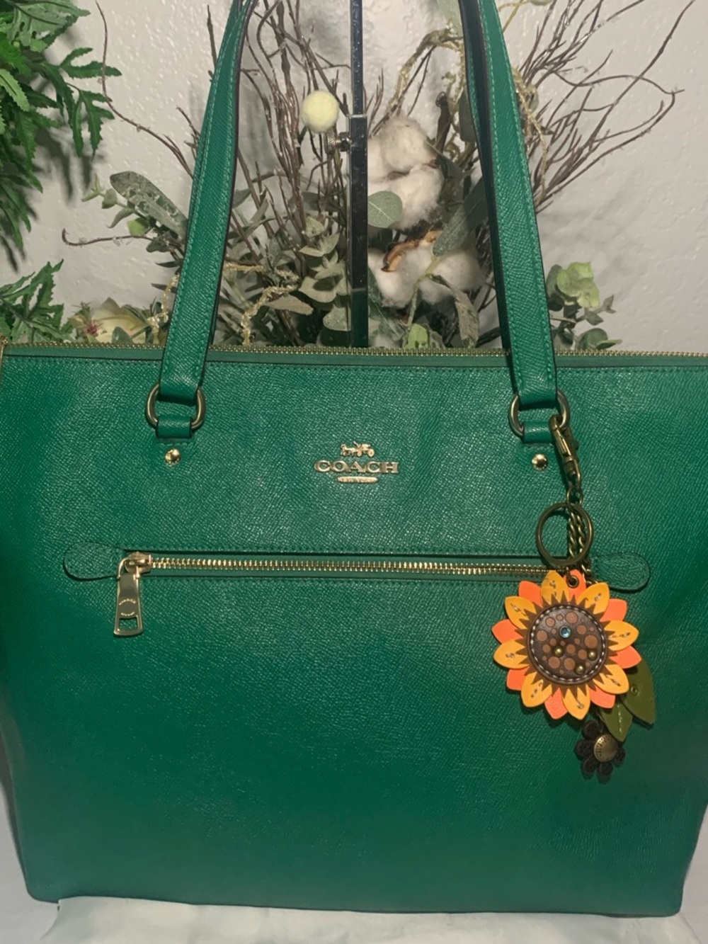 Coach Emerald Green Gallery Tote Bag + Chala keychain/Bag Charm - Picture 9 of 10